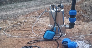 Установка дренажного насоса в Качканаре - услуги от СантехДомКчк, расценки от 3052 рублей