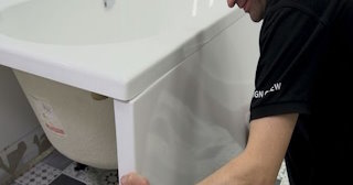 Установка экрана под ванну - цена за работу от 4069 руб. в Качканаре